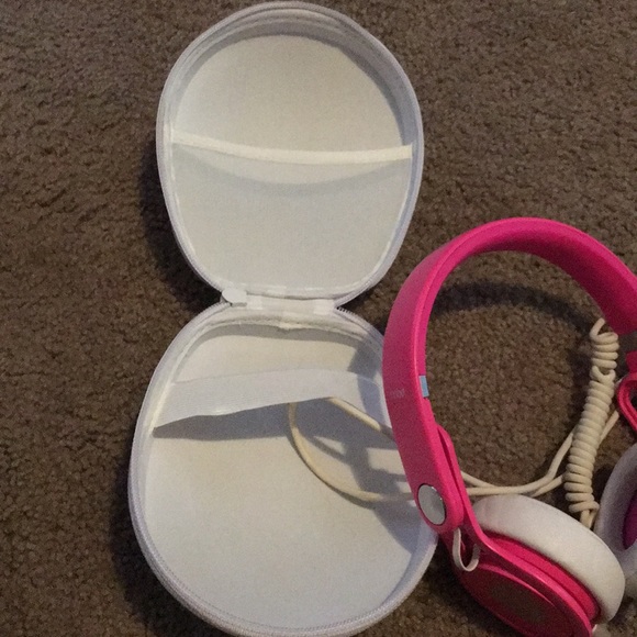 Beats by Dre - Picture 3 of 4